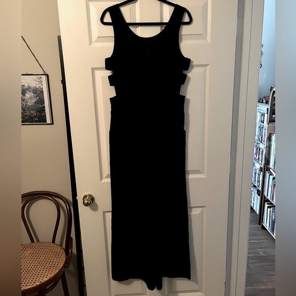 🖤Forever 21 Black Cut Out Wide Leg Classic Fun Evening Jumpsuit Size Large L🖤 - Picture 6 of 8